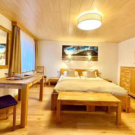 Haus Walch Bed & Breakfast Elbigenalp Dış mekan fotoğraf