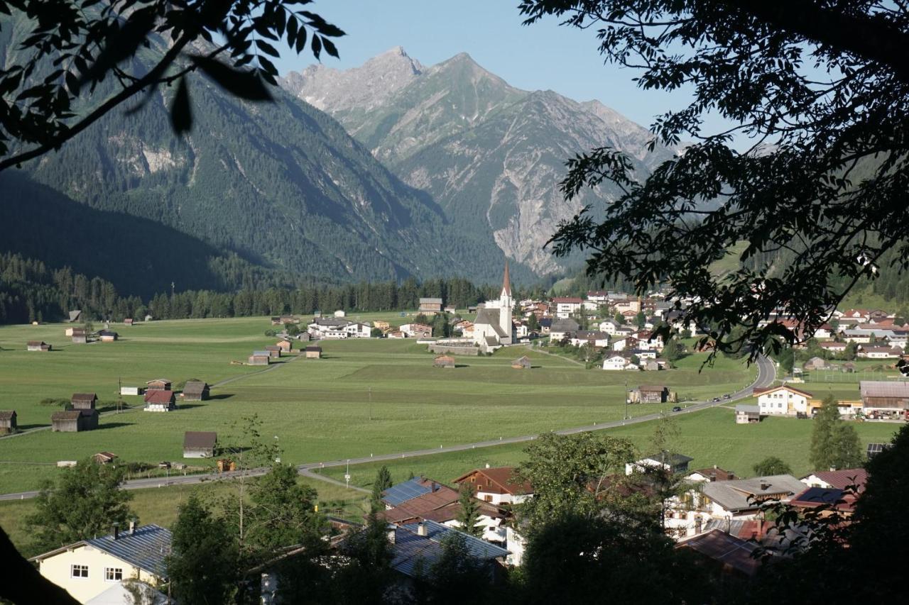 Haus Walch Bed & Breakfast Elbigenalp Dış mekan fotoğraf