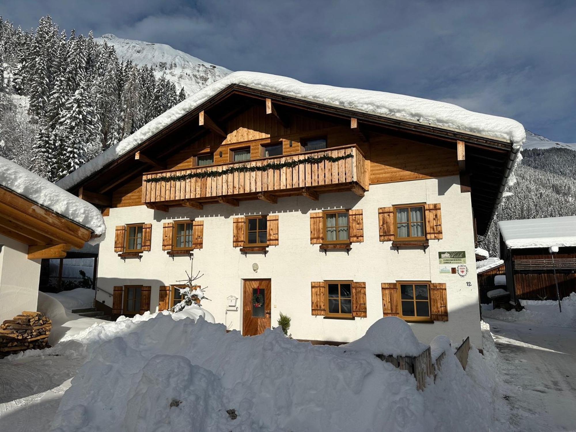 Haus Walch Bed & Breakfast Elbigenalp Dış mekan fotoğraf